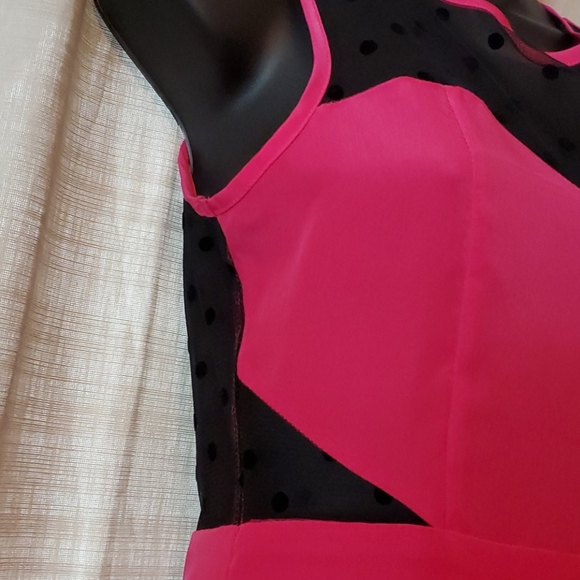 Wallflower Sleeveless Mini Dress - Picture 4 of 5